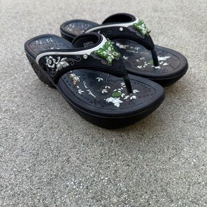 Gold Pigeon embellished flip flop wedge size 37 preloved butterfly